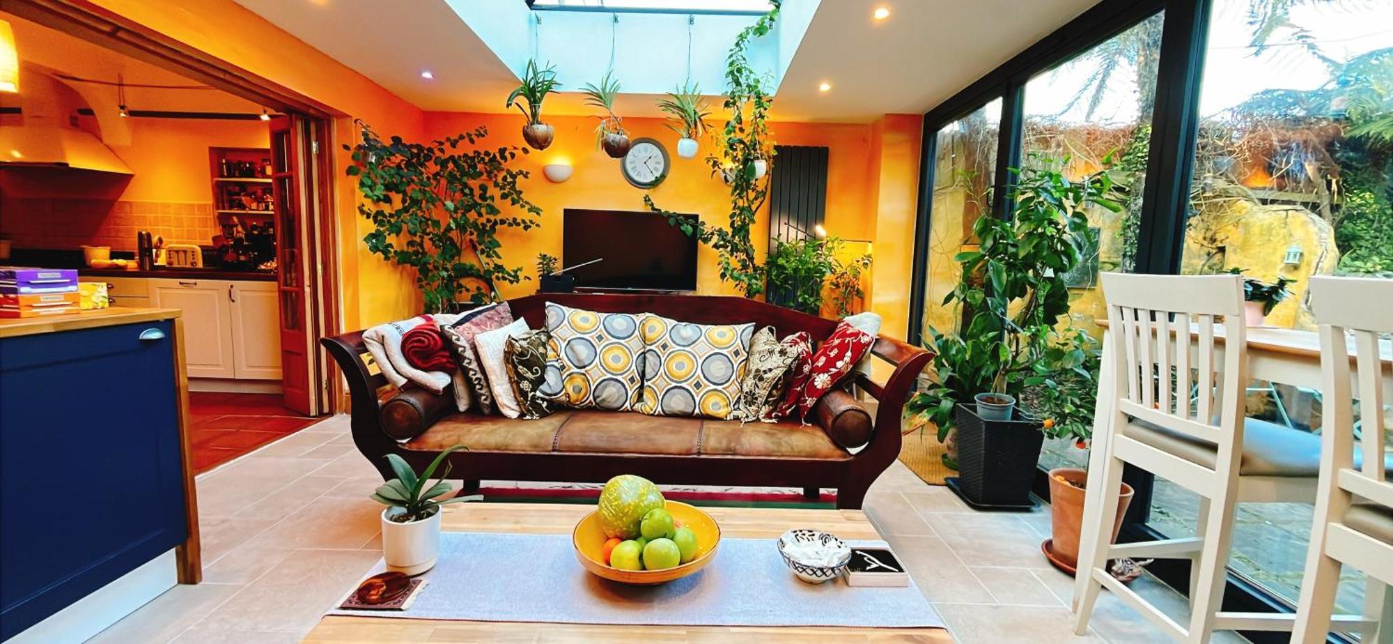 Funky Urban Jungle Acomodação com café da manhã Cardiff Exterior foto
